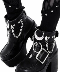 Outlet ✨ RESTYLE The Moon Iron Moon | 👟 SHOE CUFFS 😉 -Alternative Accessories Elegant Store restyle iron moon shoe cuffs 4 932bb5ce 66b0 4063 b2da 9665cc259188 700x700