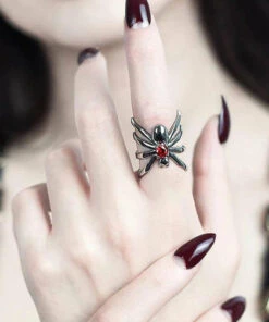 New ✨ ROGUE AND WOLF All Spiderhug [Mirror Steel] | RING 😍 -Alternative Accessories Elegant Store rogue and wolf spiderhug mirror steel ring 7 8f254b8f 2d25 4314 af3c 6c380845eccf 700x700